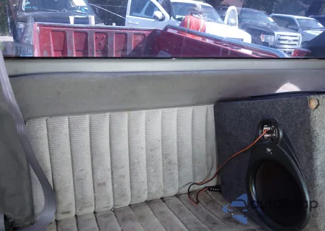 1994 GMC Sierra C1500 z USA, uszkodzony, nr VIN 2GTEC19Z5R1507448